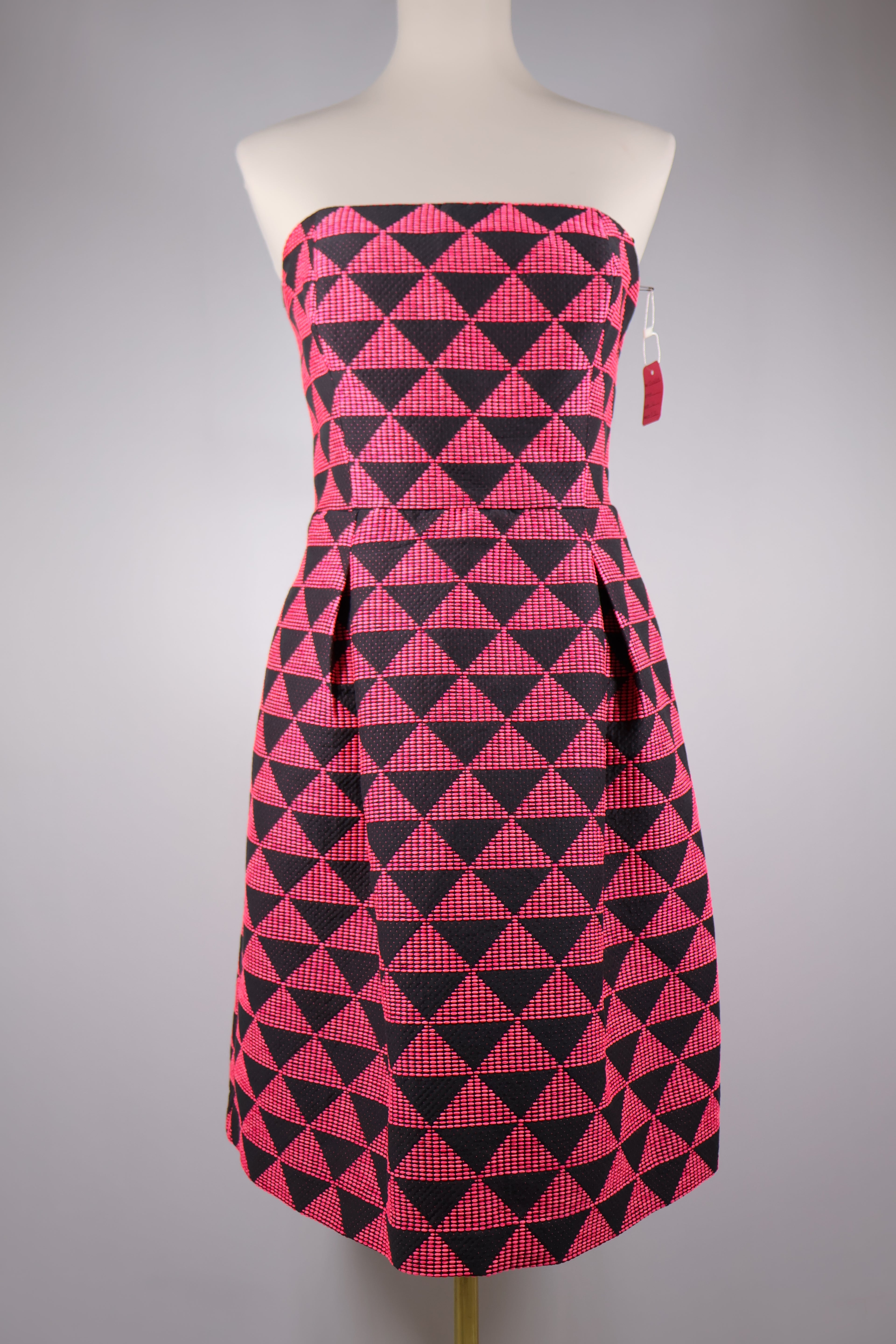 Trina Turk Strapless Geometric Dress Size 10 Cocktail Party Dress – Presley Co. Collective Trina Turk Strapless Geometric Dress Size 10 Cocktail Party Dress – Presley Co. Collective