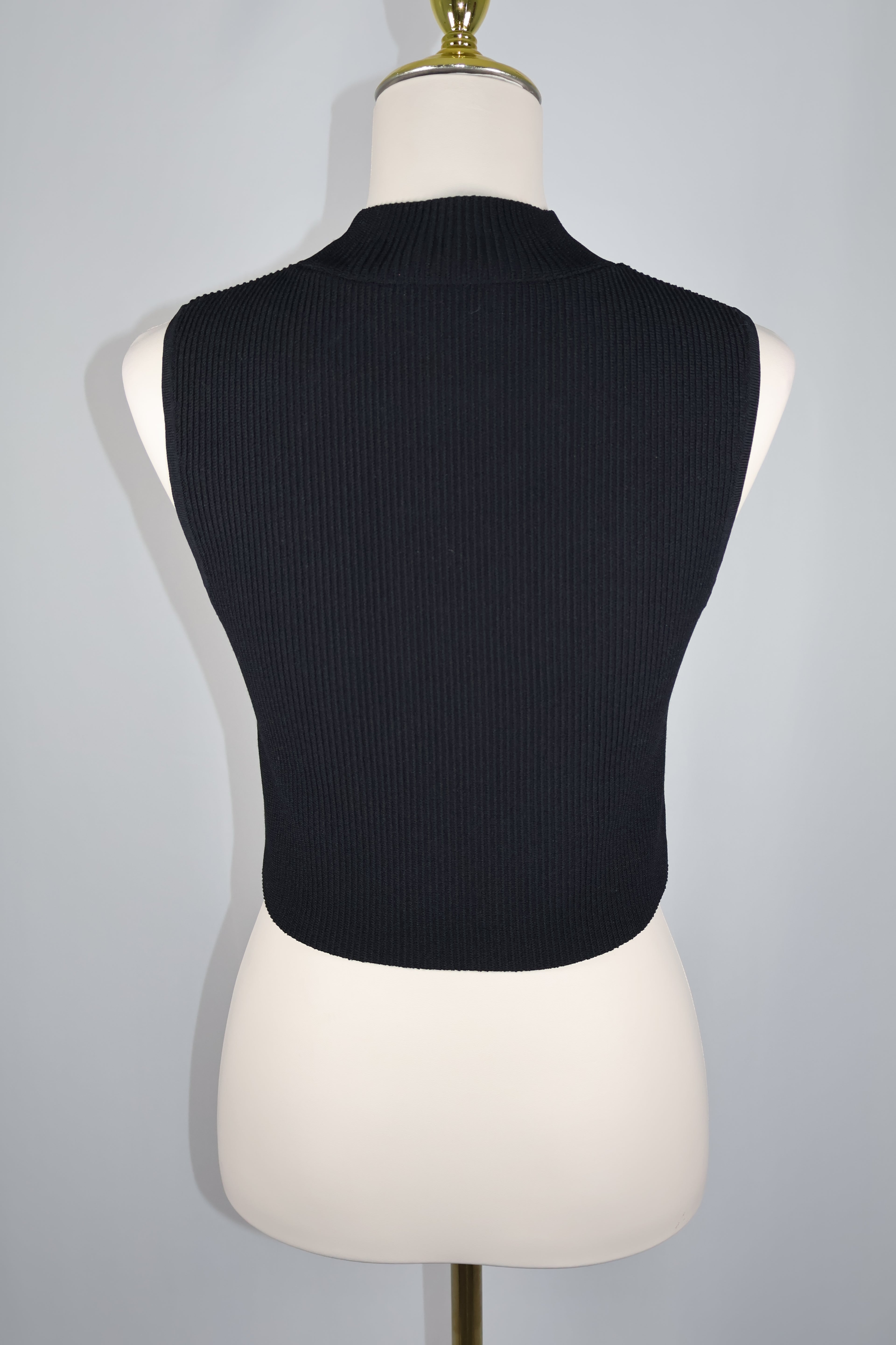 Aritzia Babaton Black Ribbed Cropped Sleeveless Top / Size M