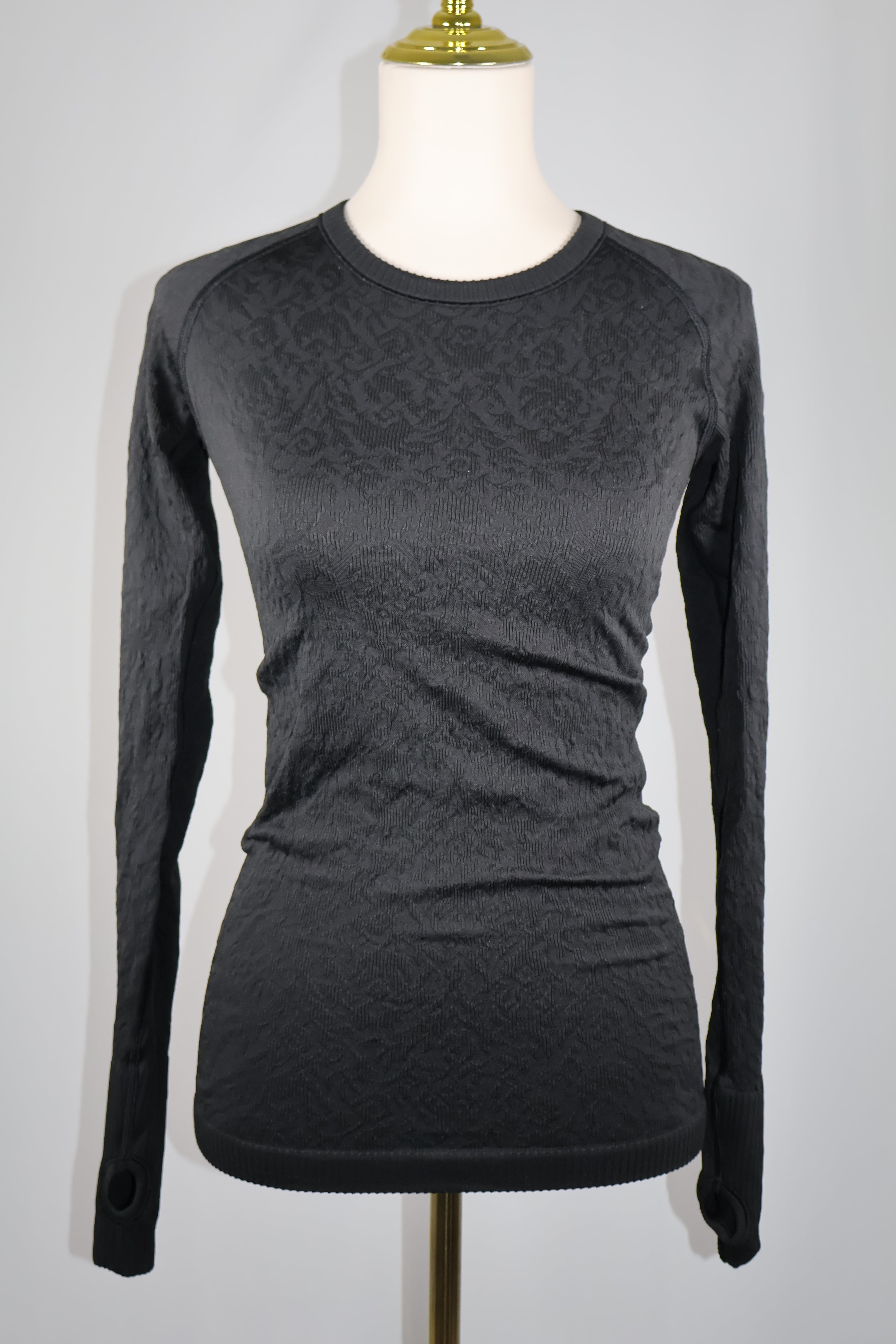 Lululemon Floral Jaquard Long Sleeve / Size 4