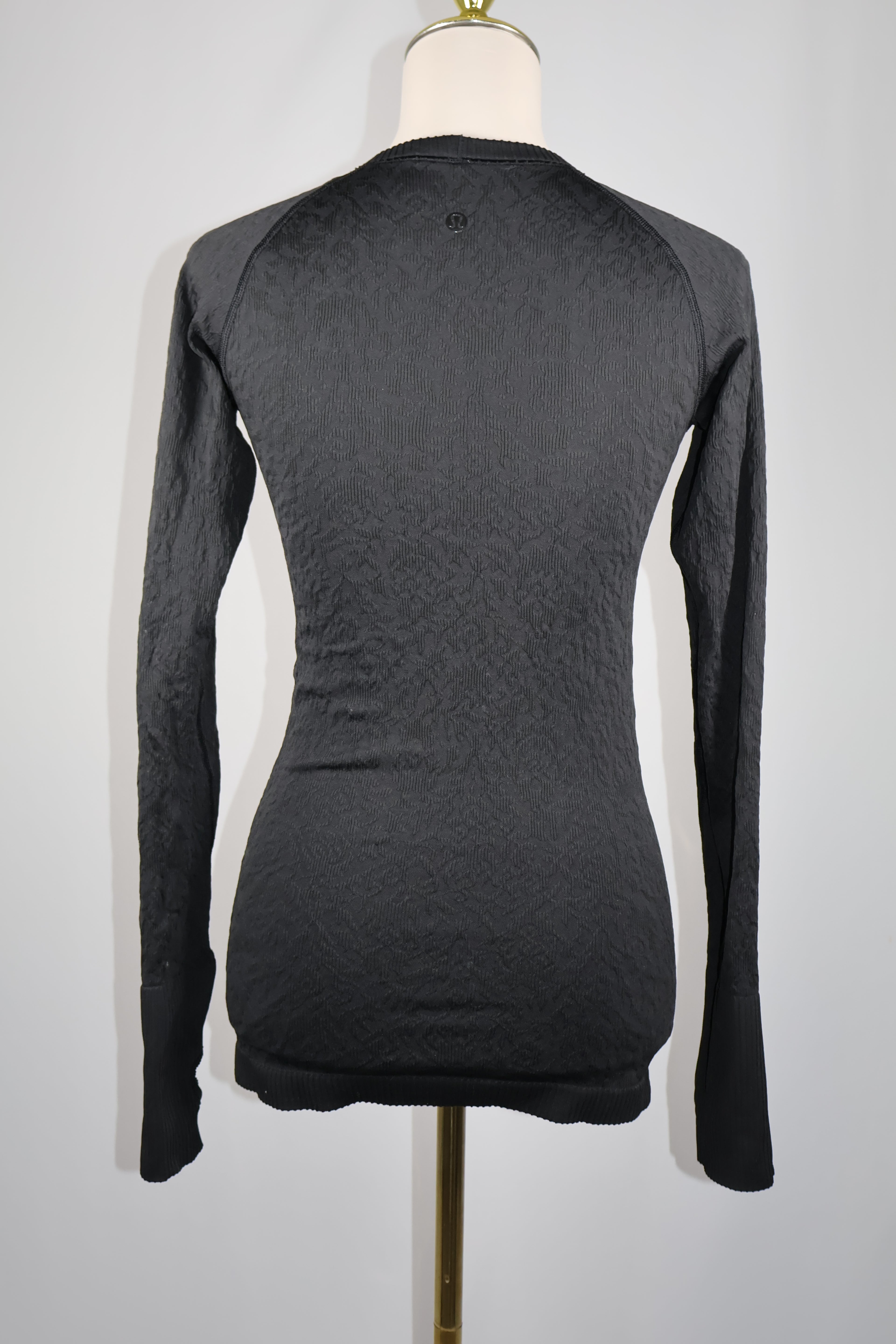 Lululemon Floral Jaquard Long Sleeve / Size 4