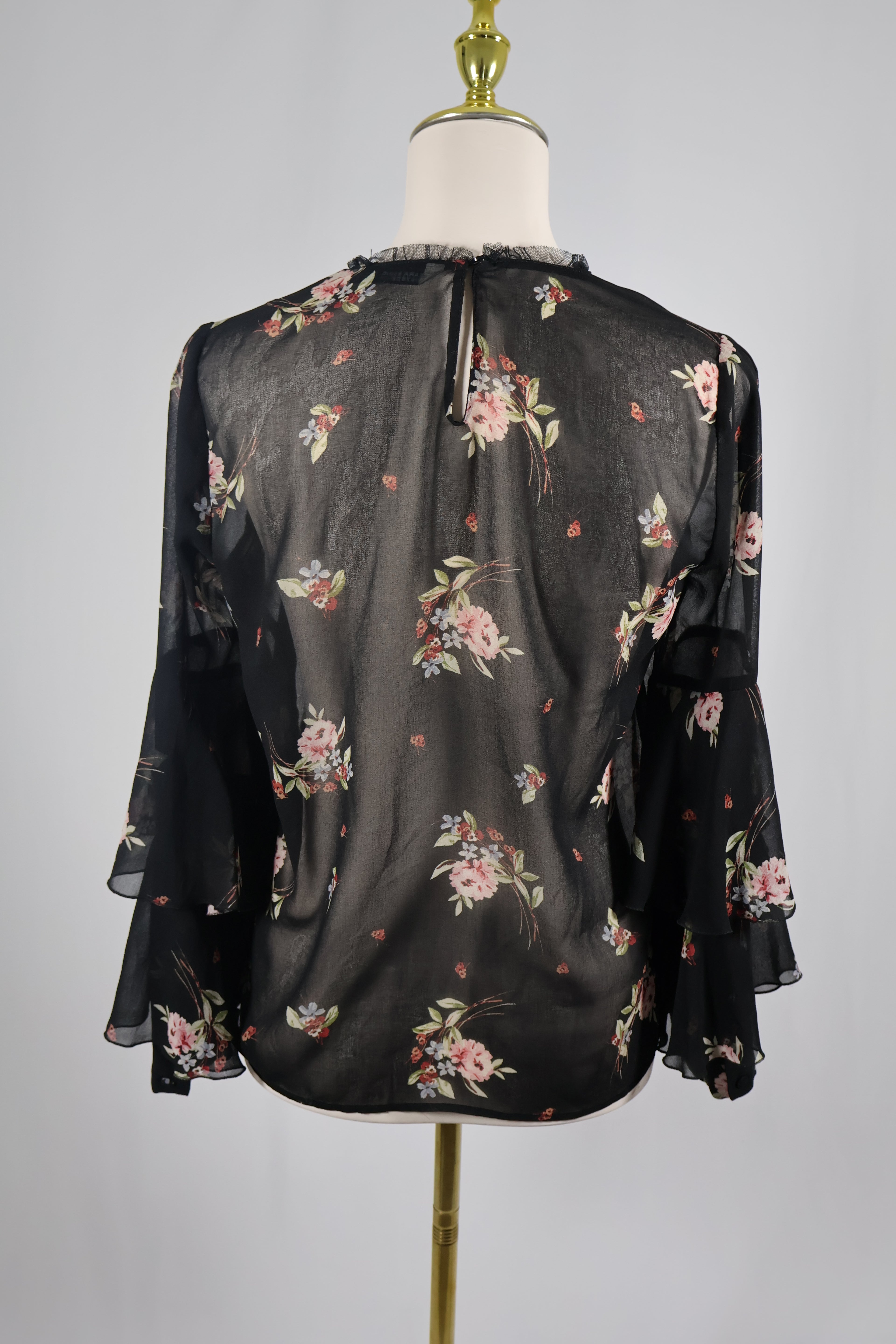 Zara Floral Ruffle Sleeve Blouse / Size M