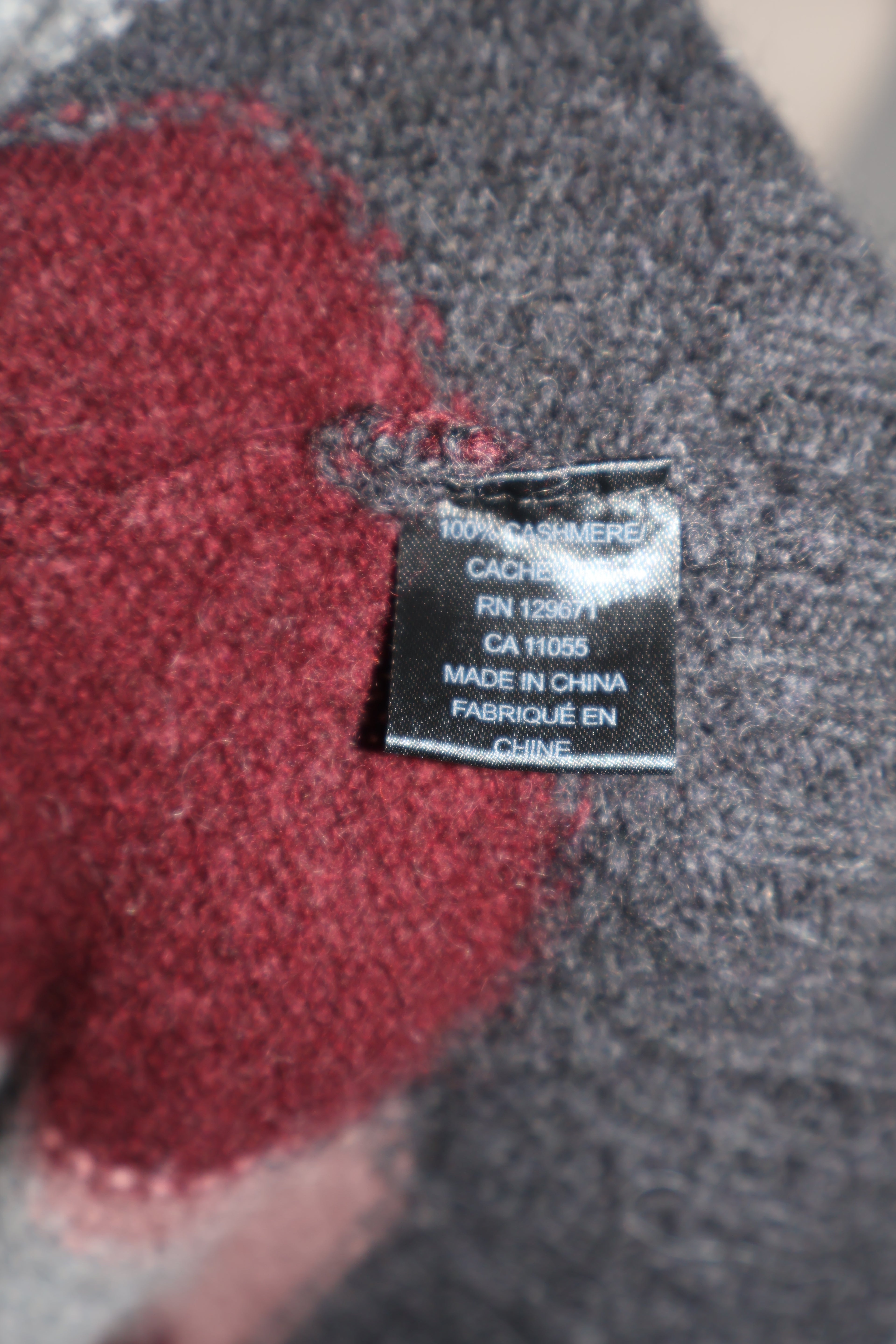 Skull Cashmere V Neck Pullover Sweater / Size S