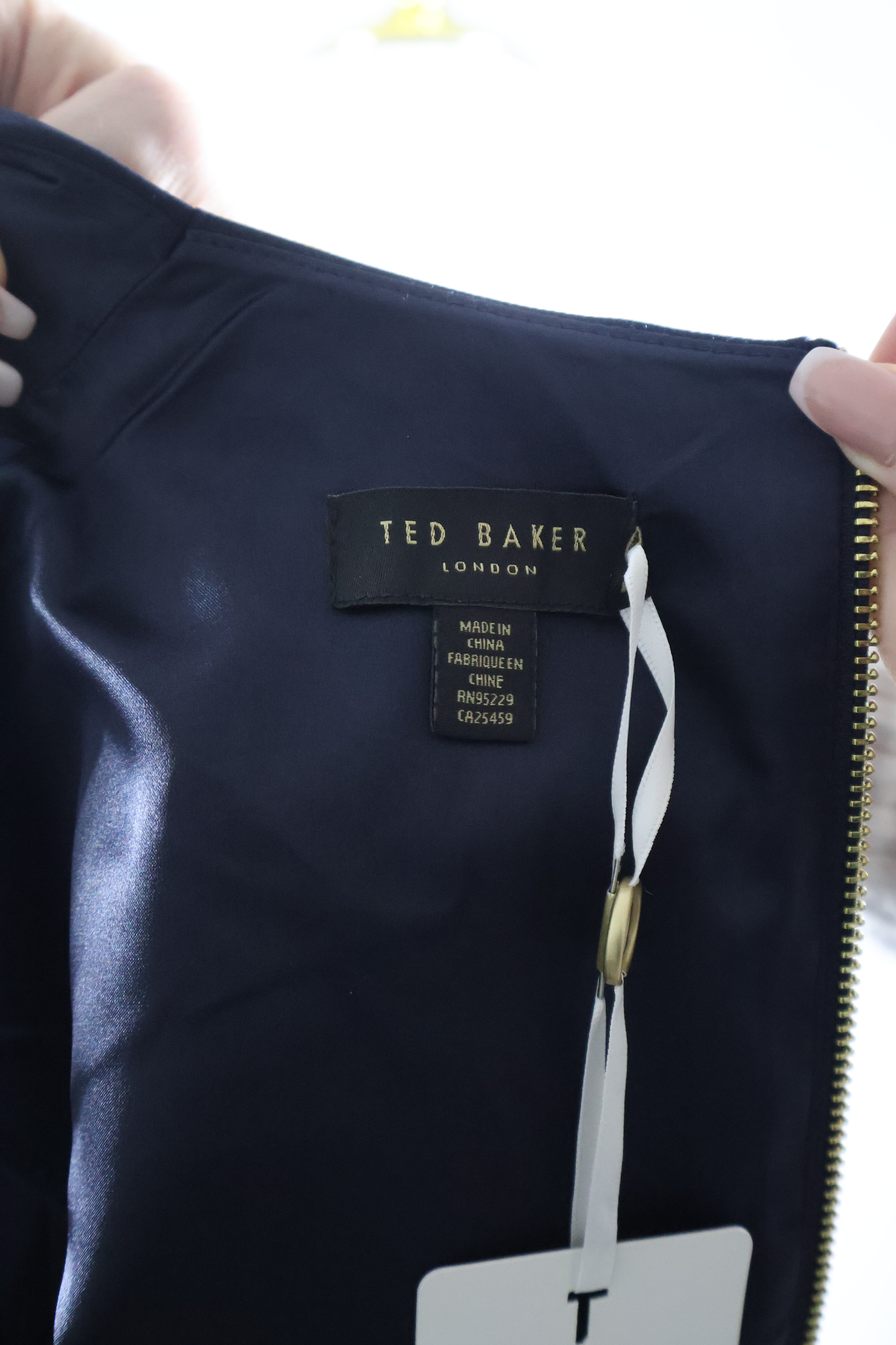Ted Baker London Kezzia Bow Dress / Size 4