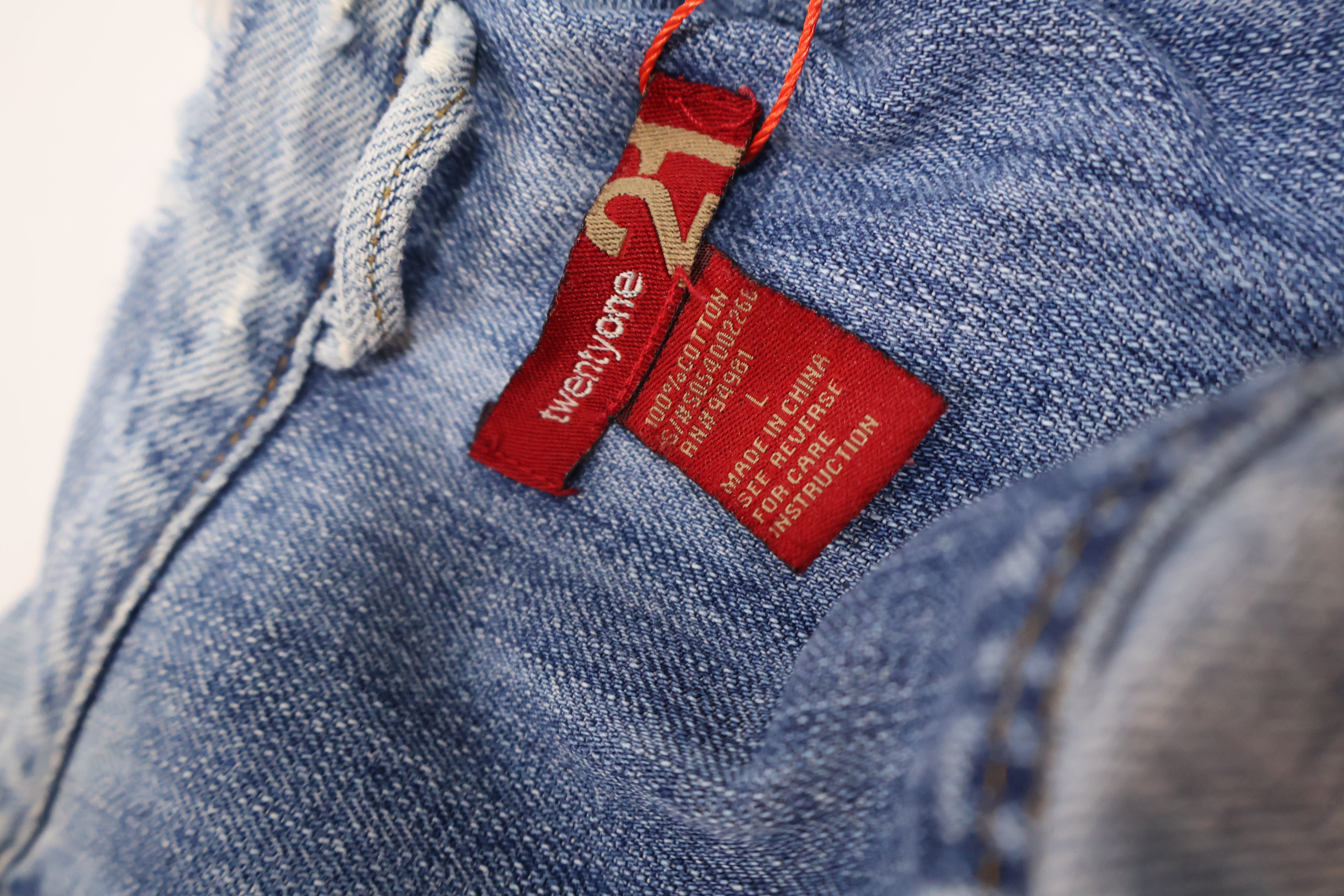 Twenty-One 21 Distressed Denim Jean Jacket / Size L