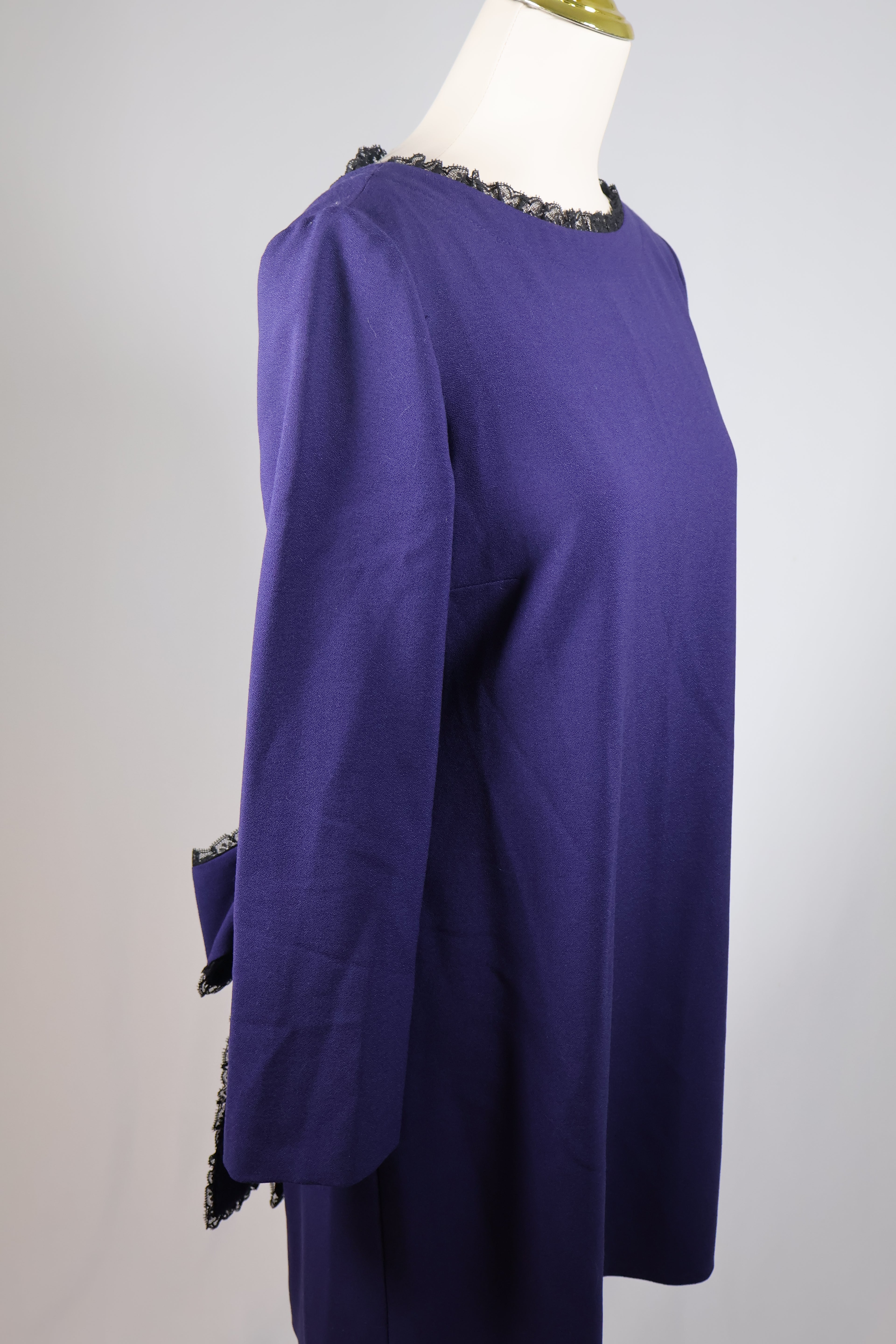 Valentino Long Sleeve Lace-Back Bow Dress / Size 42/L
