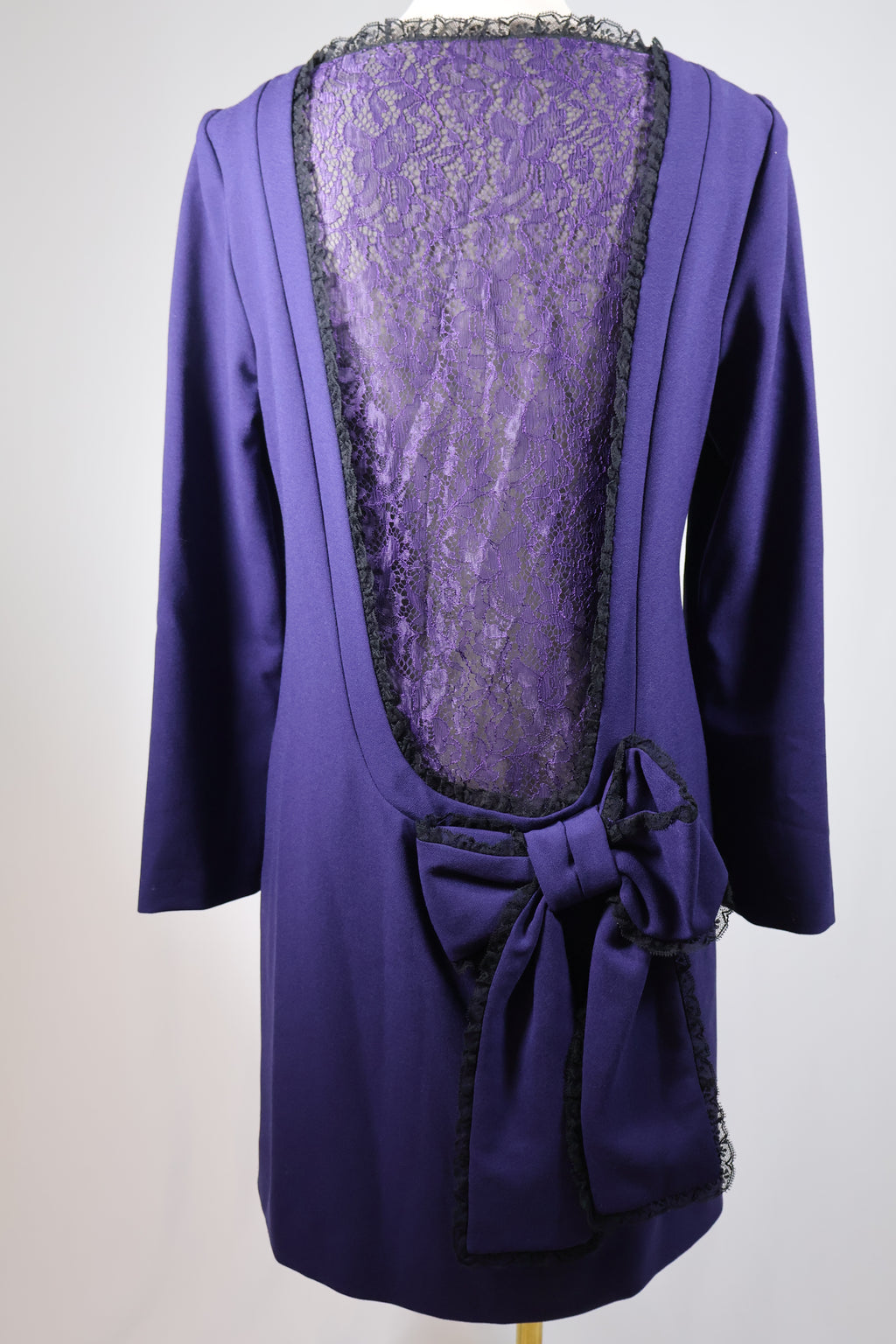 Valentino Long Sleeve Lace-Back Bow Dress / Size 42/L