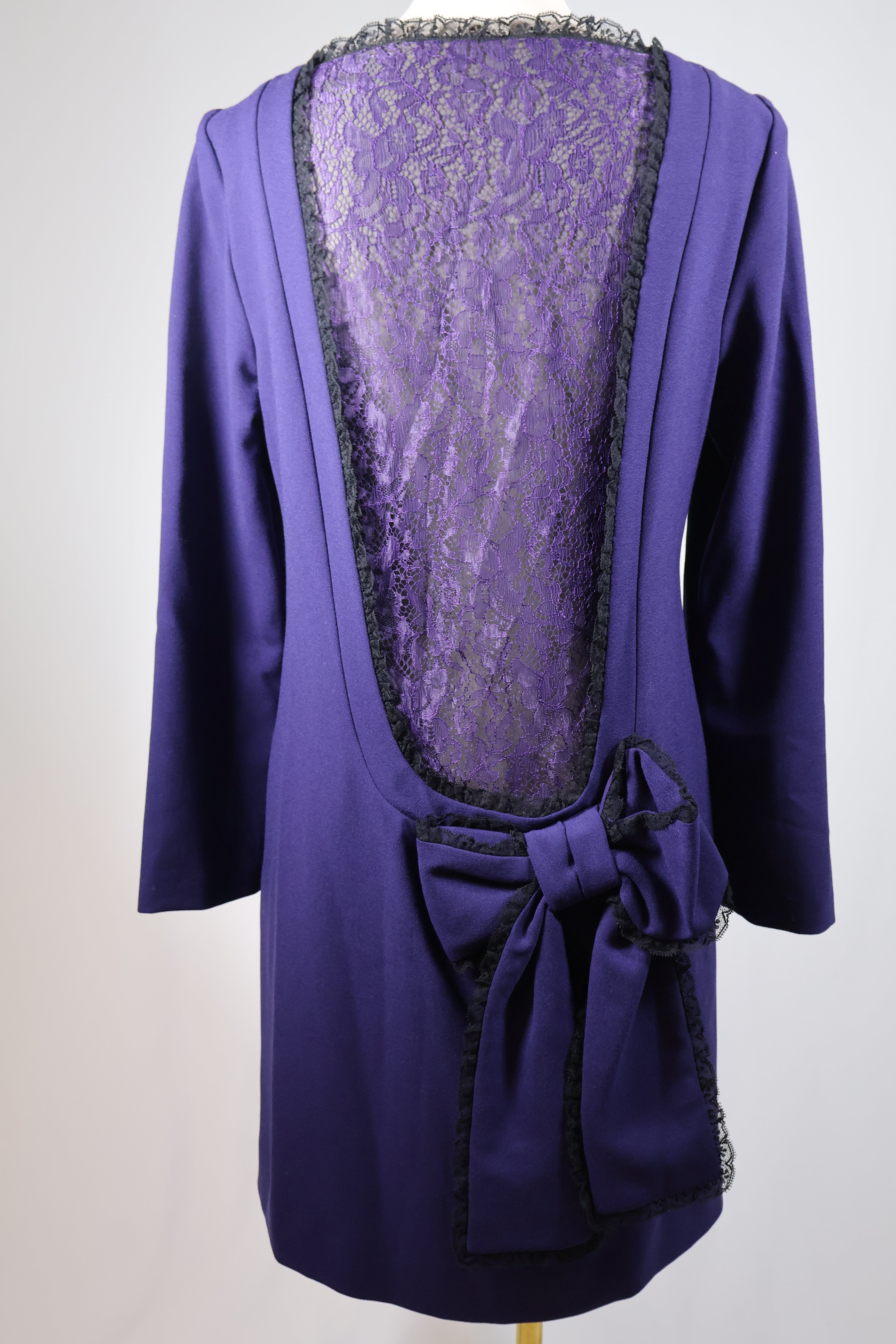 Valentino Long Sleeve Lace-Back Bow Dress / Size 42/L