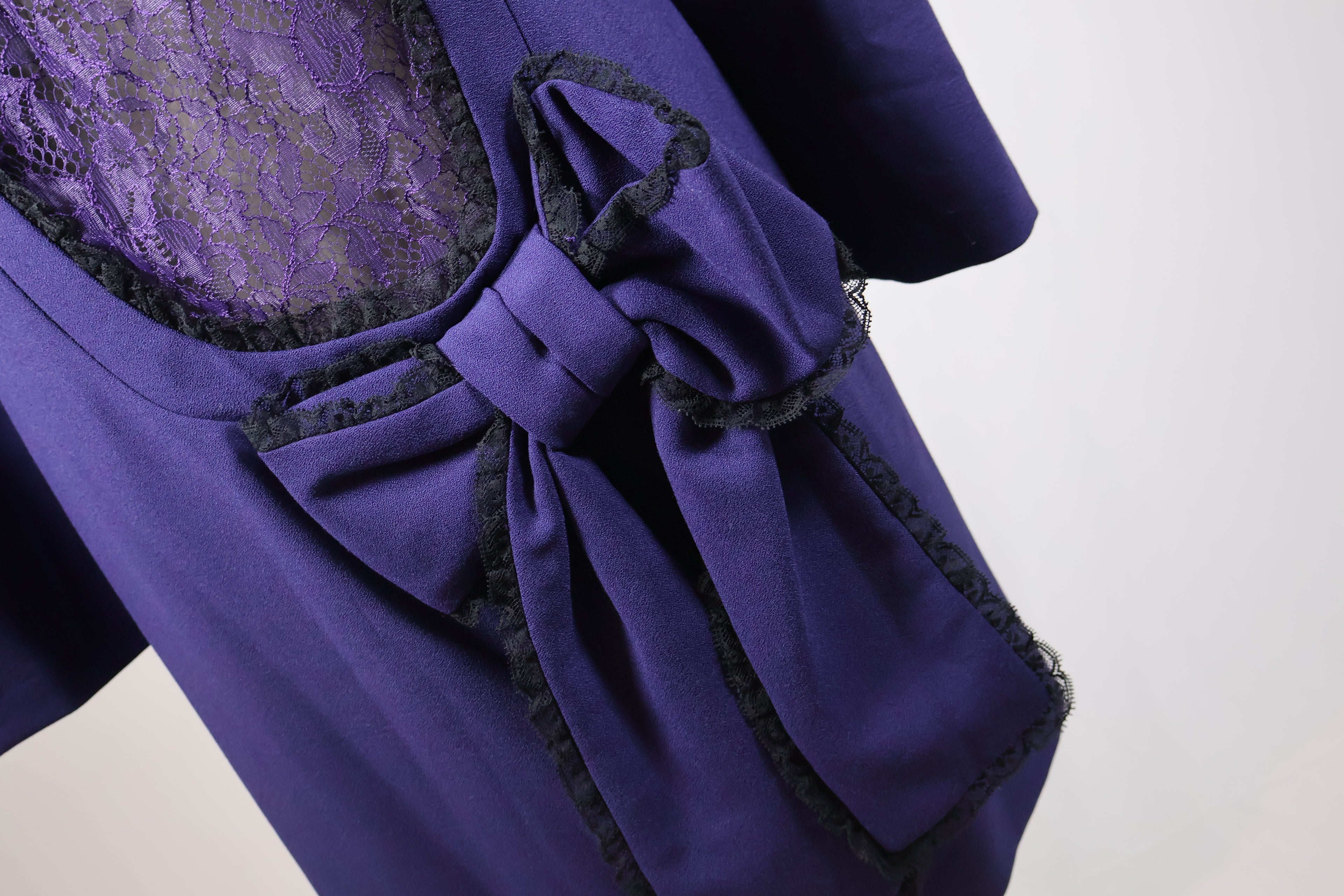 Valentino Long Sleeve Lace-Back Bow Dress / Size 42/L