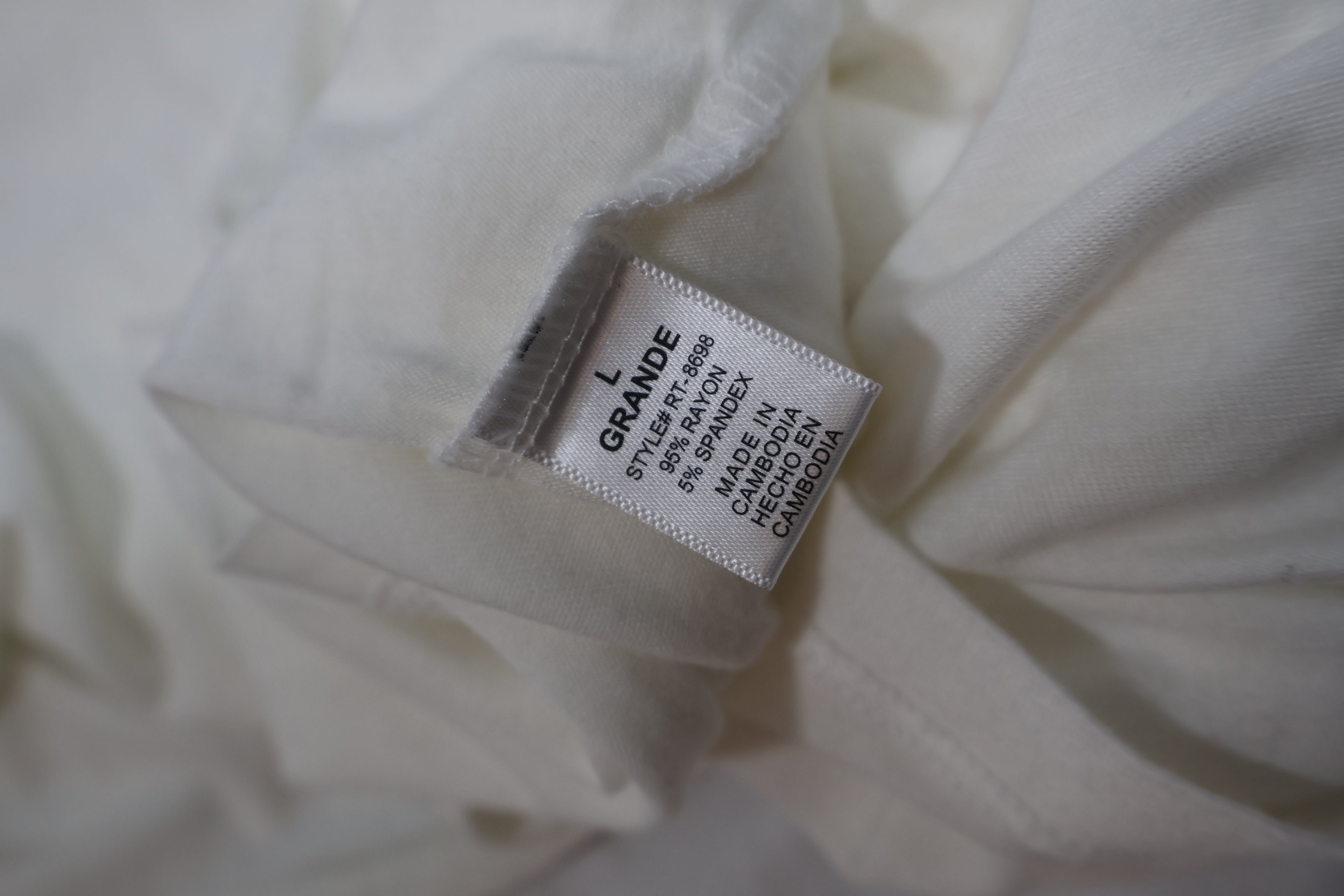 Zenana Outfitters Sleeveless Mock Neck Top / Size L