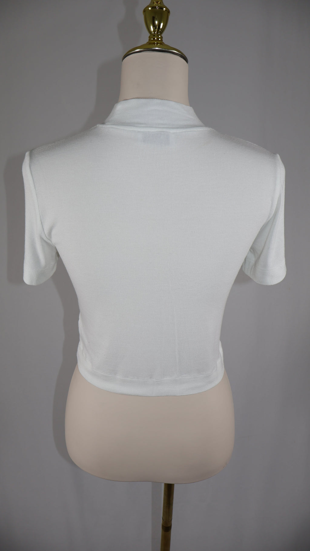 Babaton Gonzalo Ribbed Mock Neck Crop T-Shirt | White | Size Medium