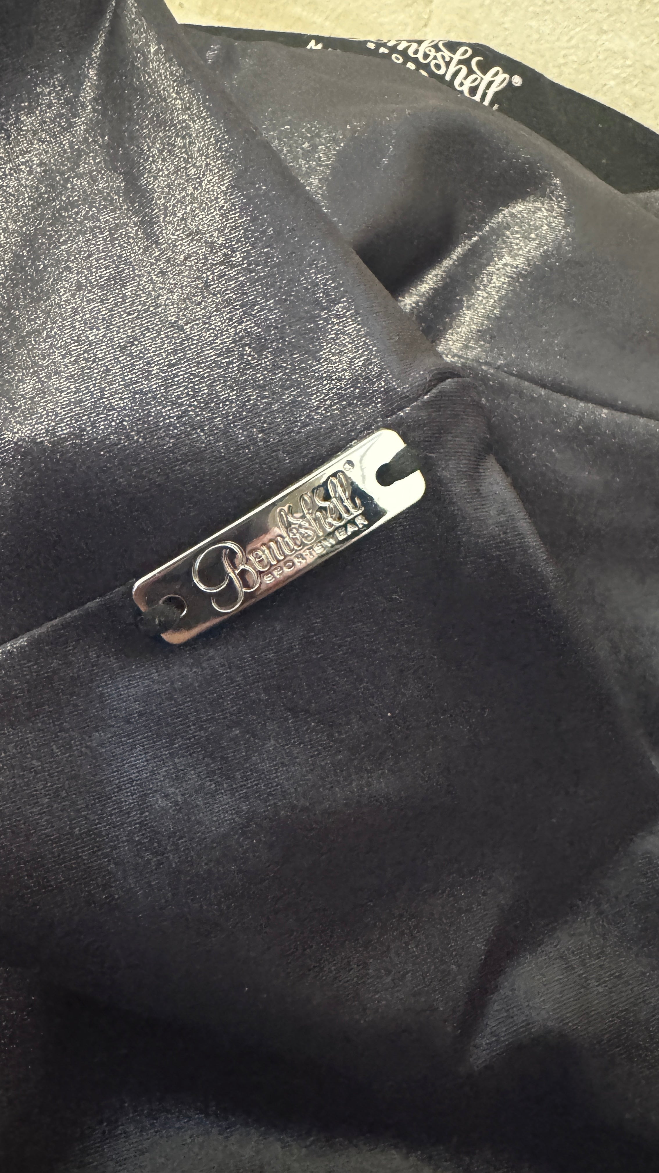 Bombshell Sportswear Gloss Black Leggings / Size XS / L