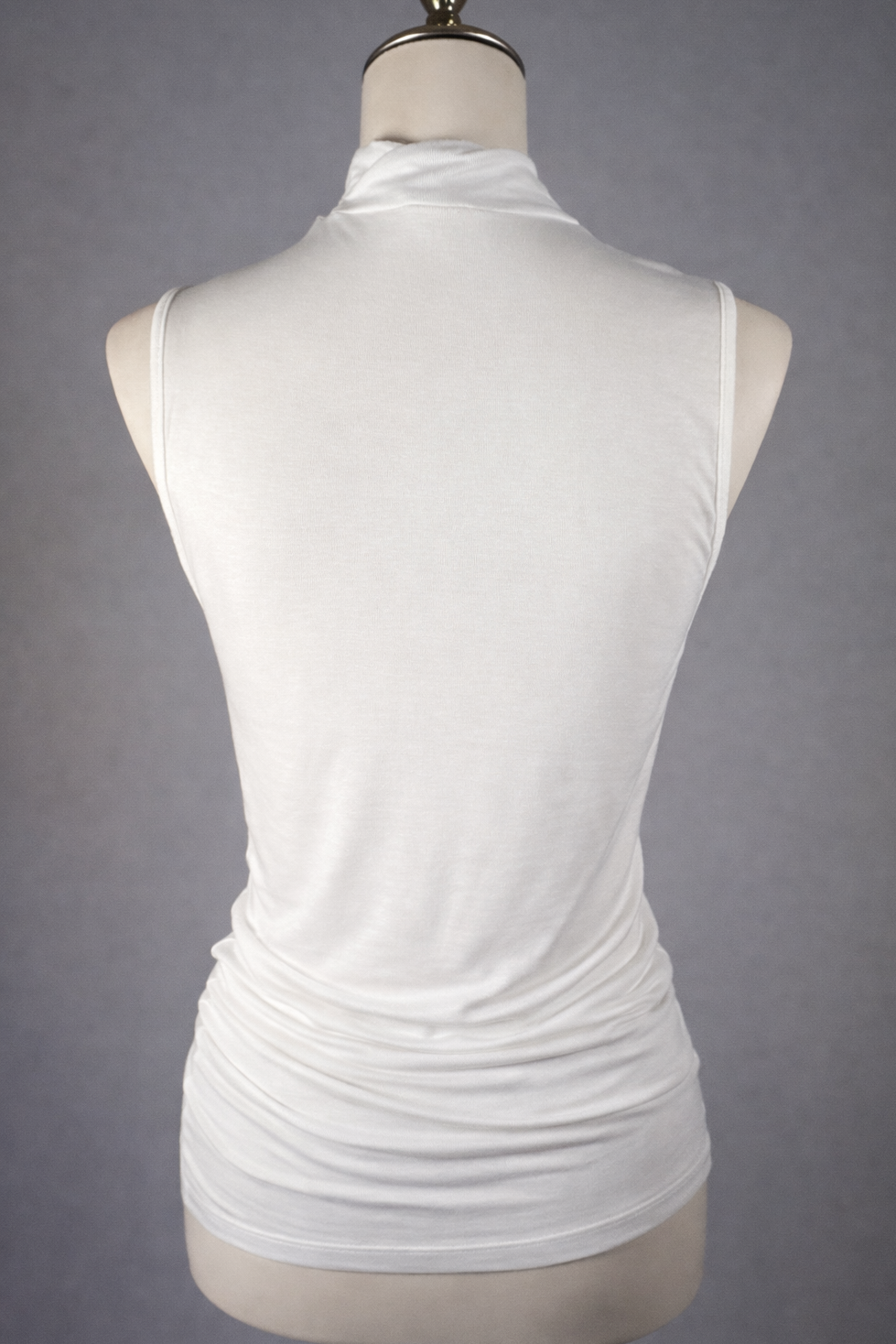 Zenana Outfitters Sleeveless Mock Neck Top / Size L