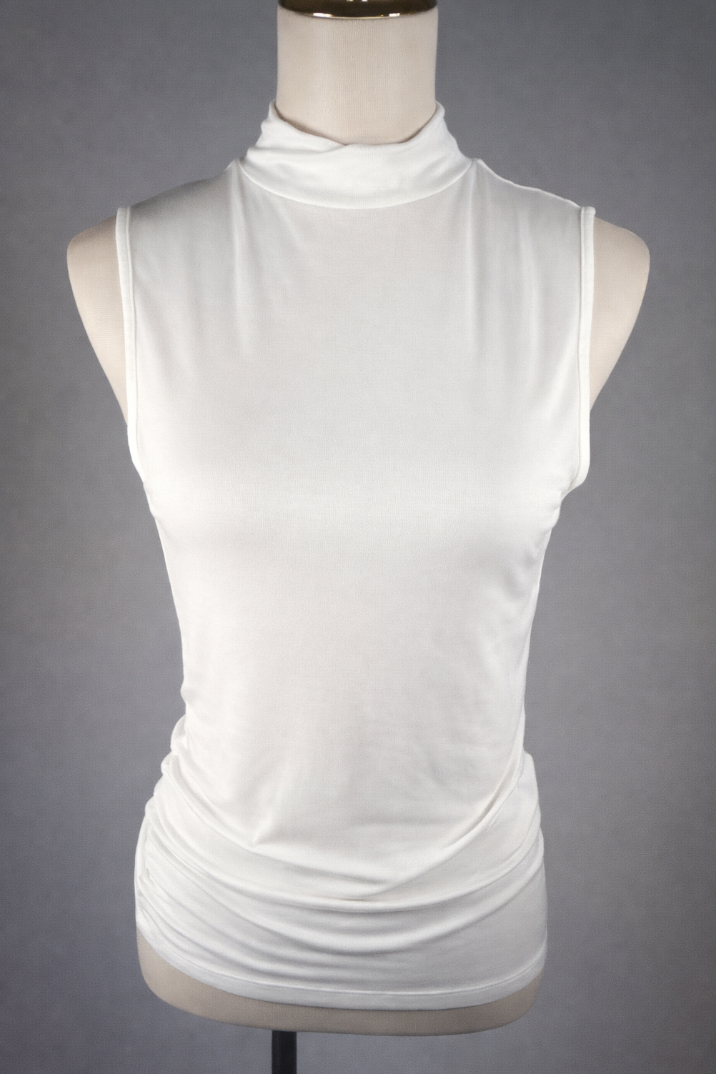 Zenana Outfitters Sleeveless Mock Neck Top / Size L